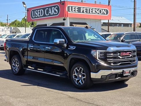 Used 2022 GMC Sierra 1500 SLT w/ SLT Premium Plus Package AWD/4WD image 7