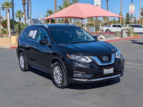 Used 2018 Nissan Rogue SV image 6