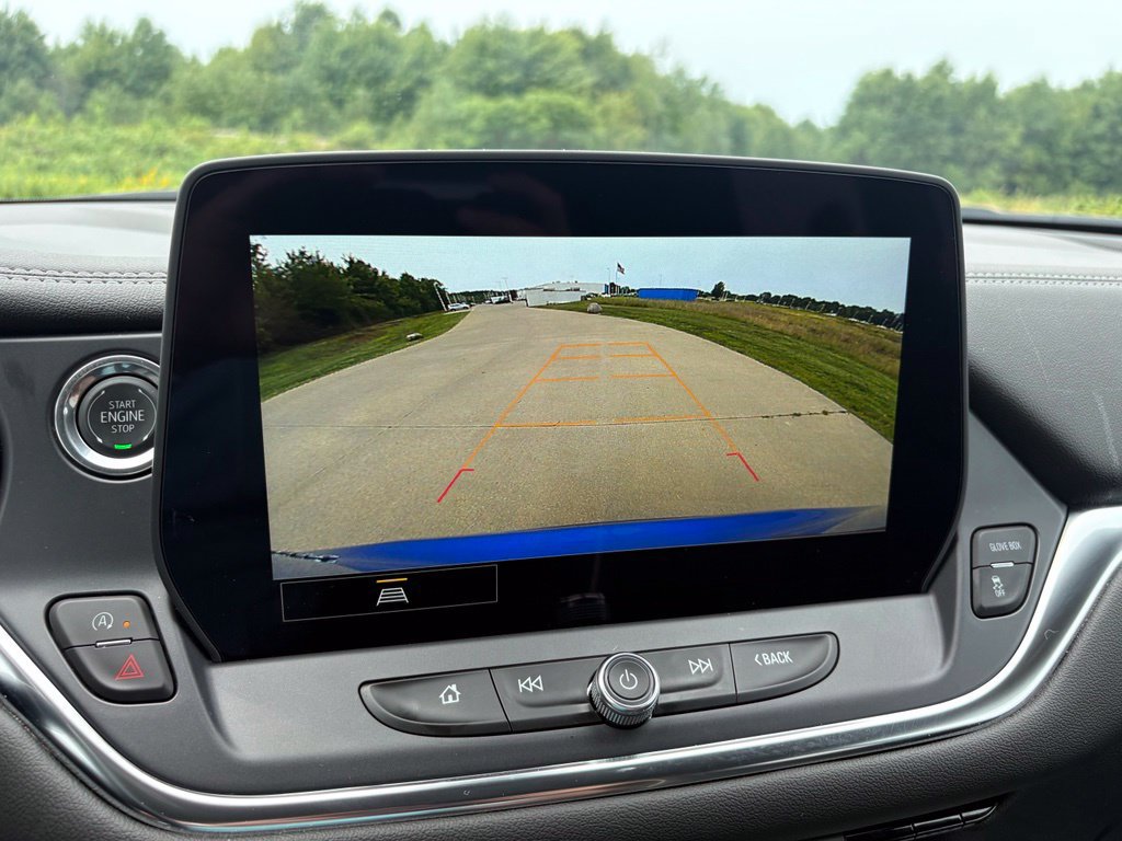 Used 2025 Chevrolet Blazer LT FWD image 5