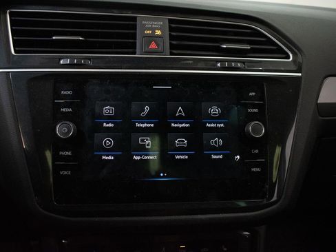 Used 2024 Volkswagen Tiguan SE AWD/4WD image 15
