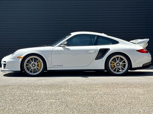 Used 2011 Porsche 911 GT2 RS RWD image 2