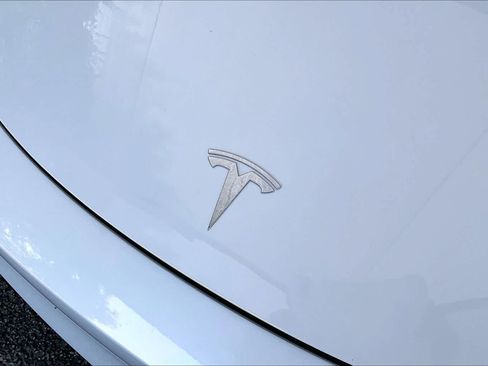 Used 2023 Tesla Model Y AWD image 32