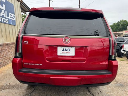 Used 2015 Cadillac Escalade Luxury AWD/4WD image 9