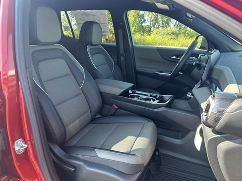 New 2026 Chevrolet Equinox LT w/ Convenience Package II image 31