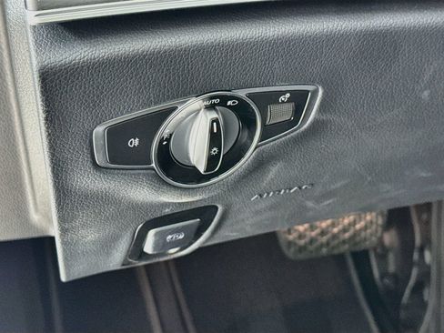 Used 2022 Mercedes-Benz E 350 Sedan image 11