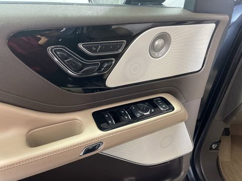 Used 2023 Lincoln Aviator Reserve w/ Equipment Group 201A AWD/4WD image 9