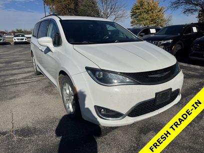 Used 2017 Chrysler Pacifica Touring-L w/ Tire & Wheel Group