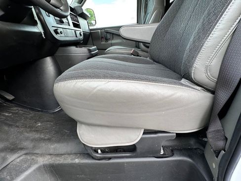 Used 2024 GMC Savana 2500 w/ Driver Convenience Package RWD image 15