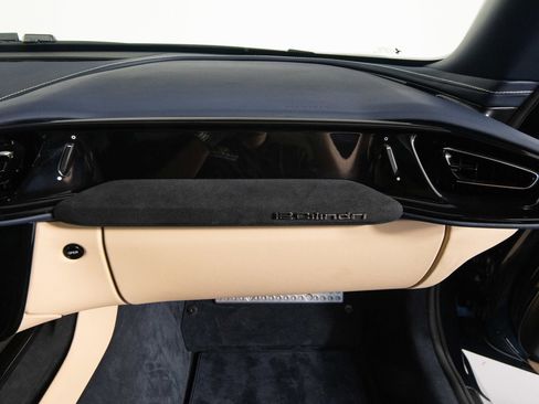 Certified 2025 Ferrari 12Cilindri RWD image 32
