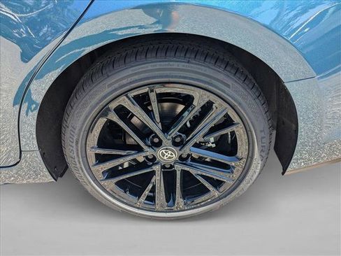 Used 2025 Toyota Camry SE image 9