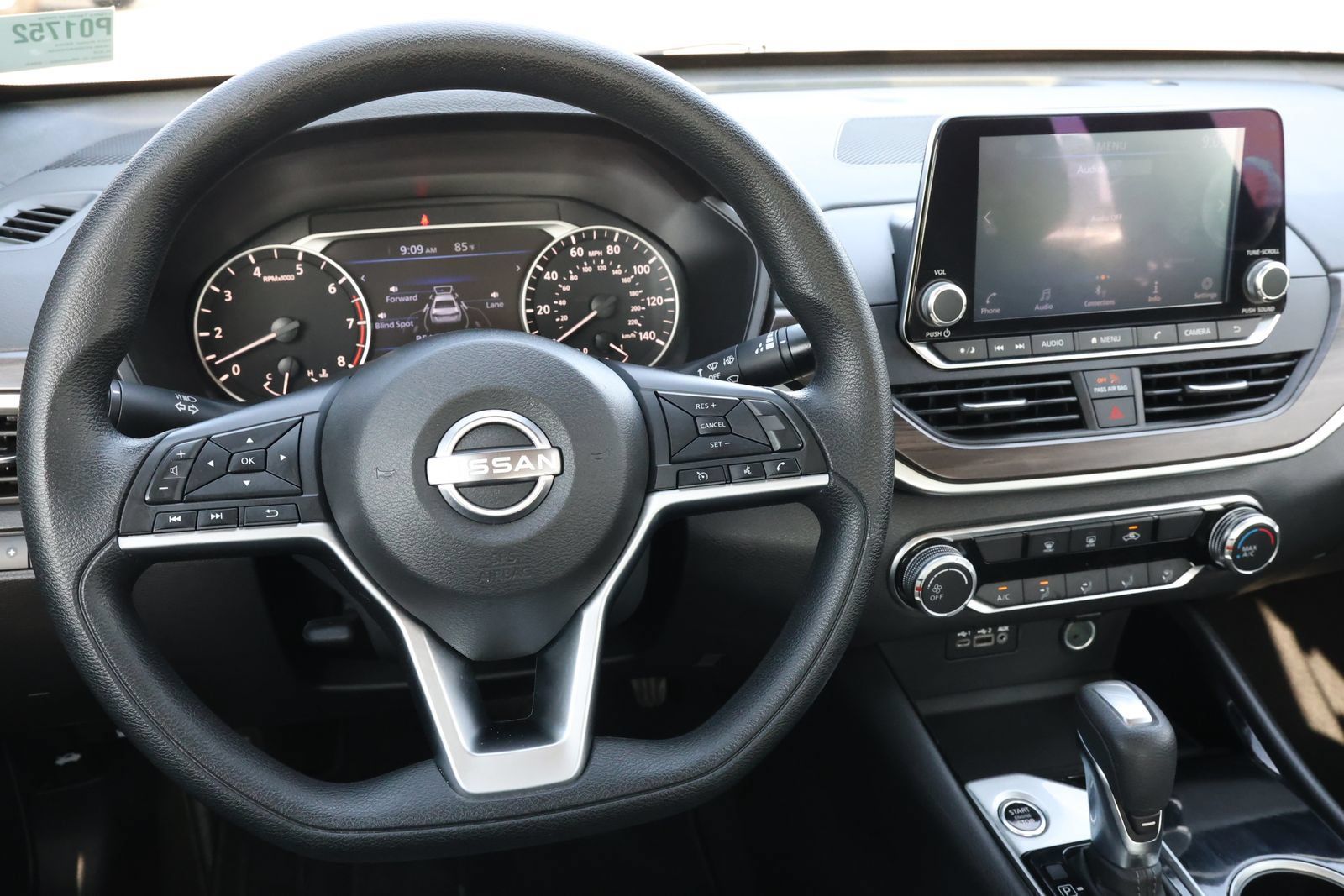 Used 2024 Nissan Altima 2.5 SV FWD image 15