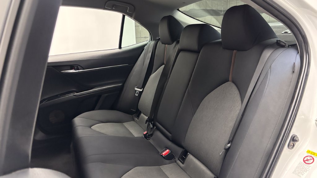 Used 2018 Toyota Camry LE FWD image 25