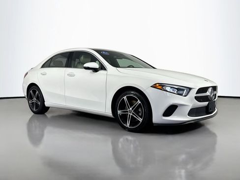 Used 2019 Mercedes-Benz A 220 4MATIC image 3