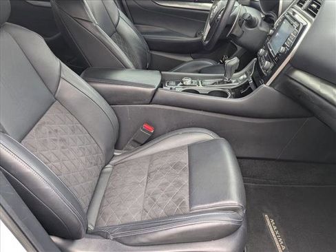 Used 2017 Nissan Maxima SR w/ Midnight Edition image 20