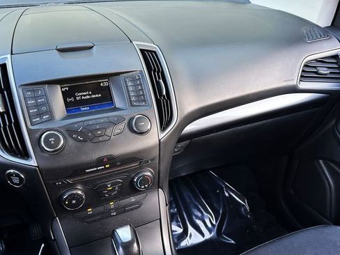 Used 2018 Ford Edge SE image 15