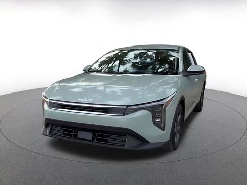 Used 2025 Kia K4 LXS image 7