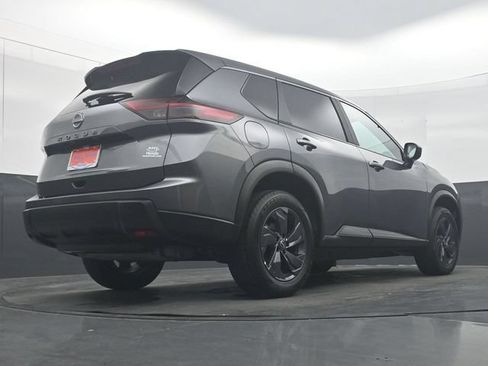 Used 2026 Nissan Rogue SV FWD image 32