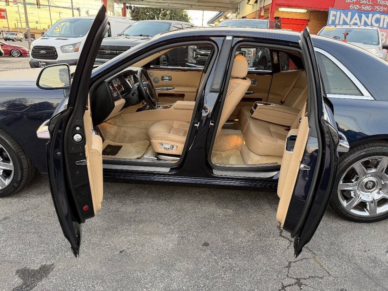 Used 2012 Rolls-Royce Ghost RWD image 13