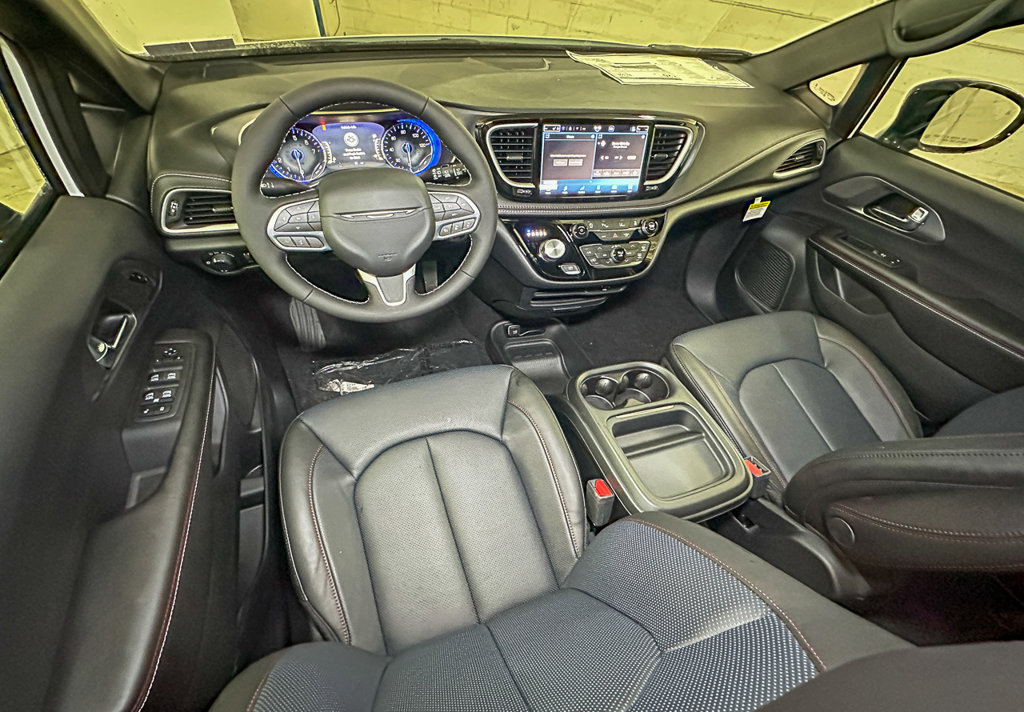 New 2027 Chrysler Pacifica Select AWD/4WD image 9
