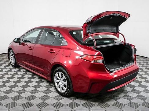 Used 2022 Toyota Corolla LE image 29