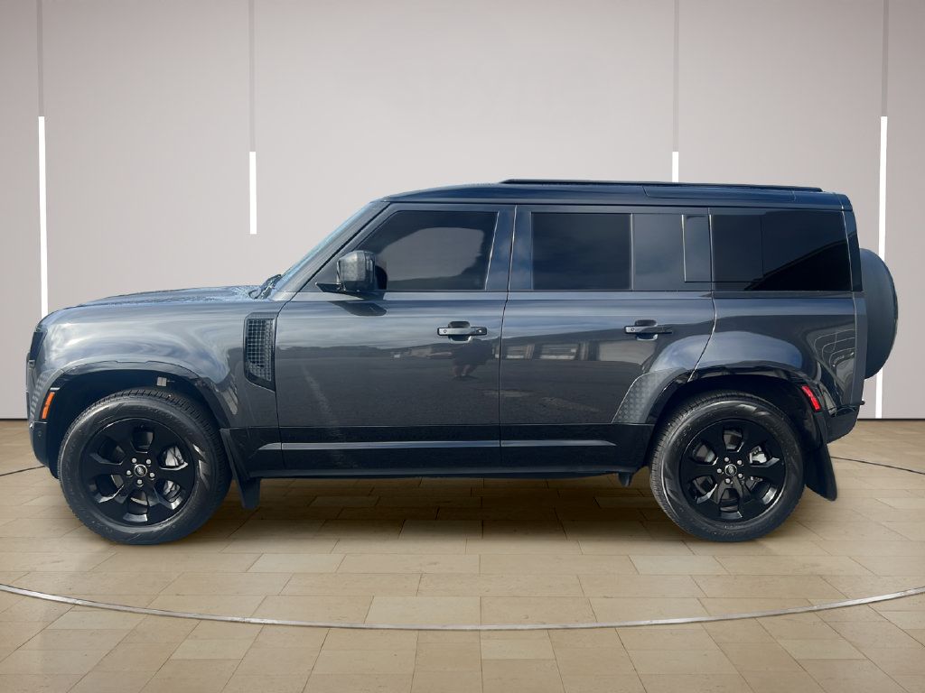Used 2025 Land Rover Defender 110 X-Dynamic SE AWD/4WD image 2