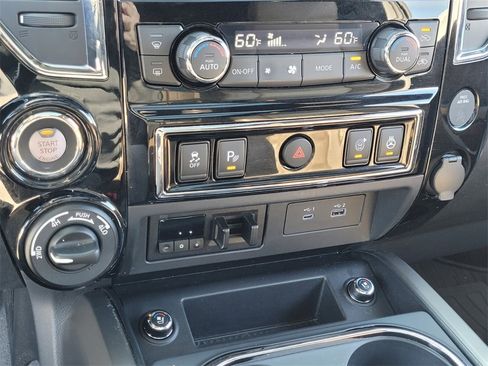 Used 2021 Nissan Titan Platinum Reserve w/ Moonroof Package image 20