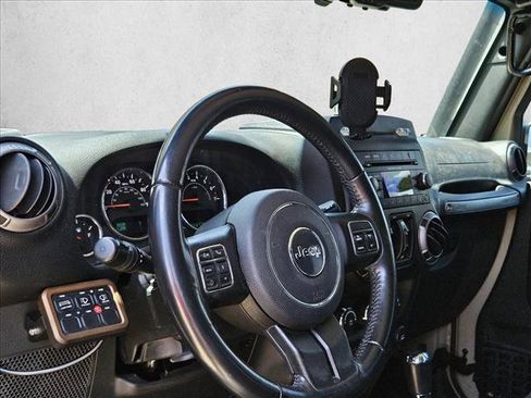 Used 2018 Jeep Wrangler Unlimited Sport S AWD/4WD image 14