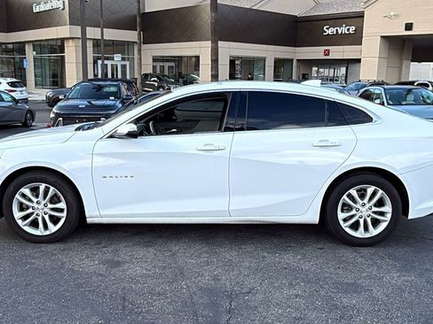 Used 2018 Chevrolet Malibu LT w/ Driver Confidence Package image 6