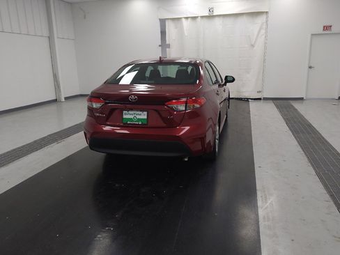 Used 2025 Toyota Corolla LE image 7