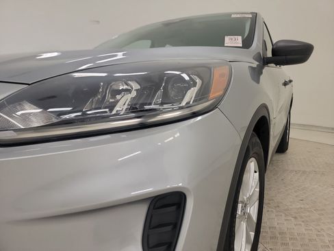 Used 2022 Ford Escape S FWD image 9