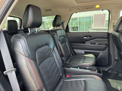 Used 2023 Nissan Pathfinder Platinum AWD/4WD image 24