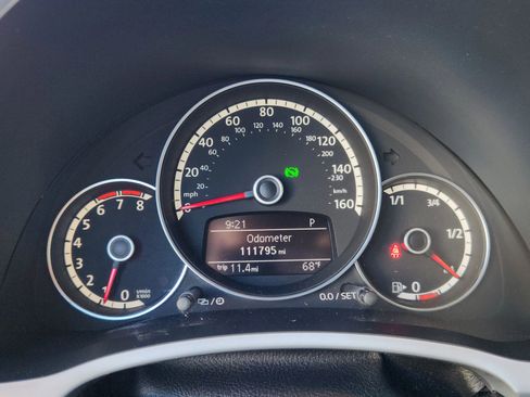 Used 2013 Volkswagen Beetle 2.0T image 10