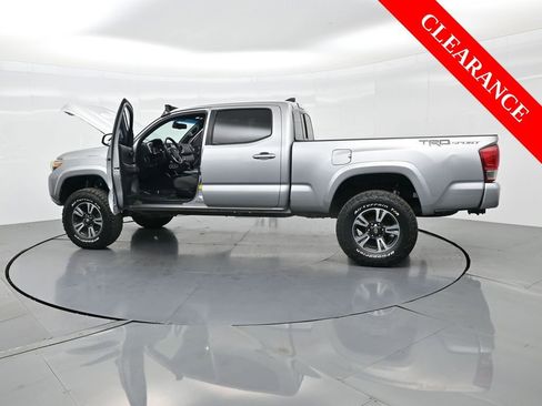 Used 2016 Toyota Tacoma TRD Sport image 38