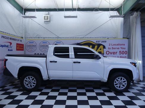 Used 2025 Toyota Tacoma SR RWD image 28