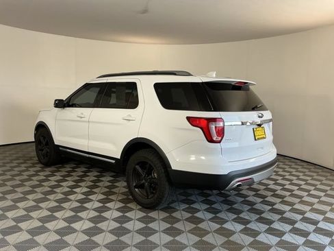 Used 2016 Ford Explorer XLT AWD/4WD image 7