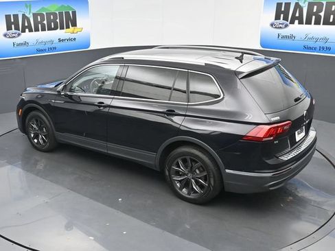 Used 2023 Volkswagen Tiguan SE w/ Panoramic Sunroof Package FWD image 26