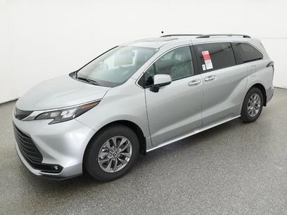 New 2025 Toyota Sienna XLE w/ XLE Plus Package