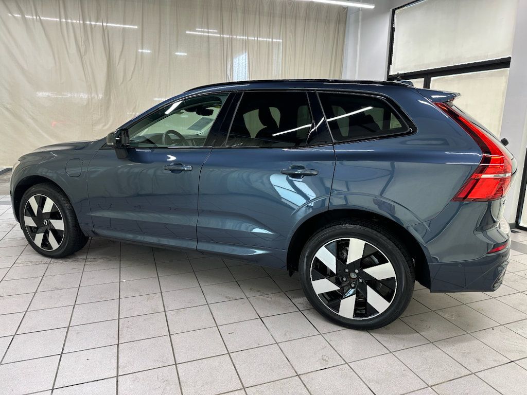 Used 2024 Volvo XC60 T8 Plus w/ Protection Package Premier AWD/4WD image 6