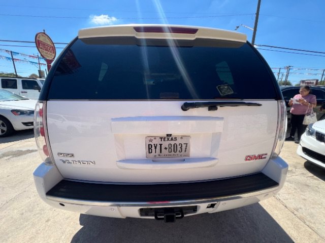 Used 2009 GMC Yukon Denali RWD image 6