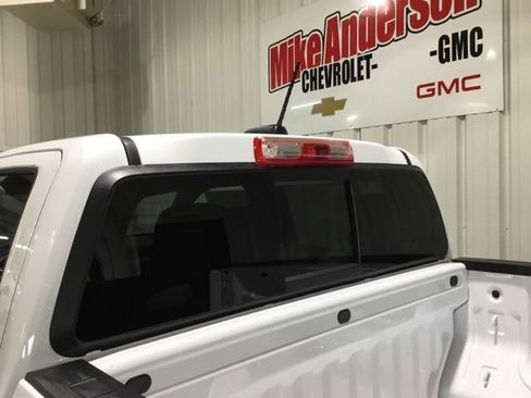 New 2024 Chevrolet Colorado LT w/ LT Convenience Package II image 12