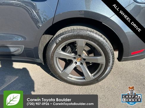 Used 2023 Porsche Macan Turbo AWD/4WD image 18