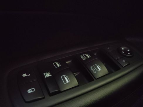 Used 2020 Jeep Grand Cherokee Altitude RWD image 27