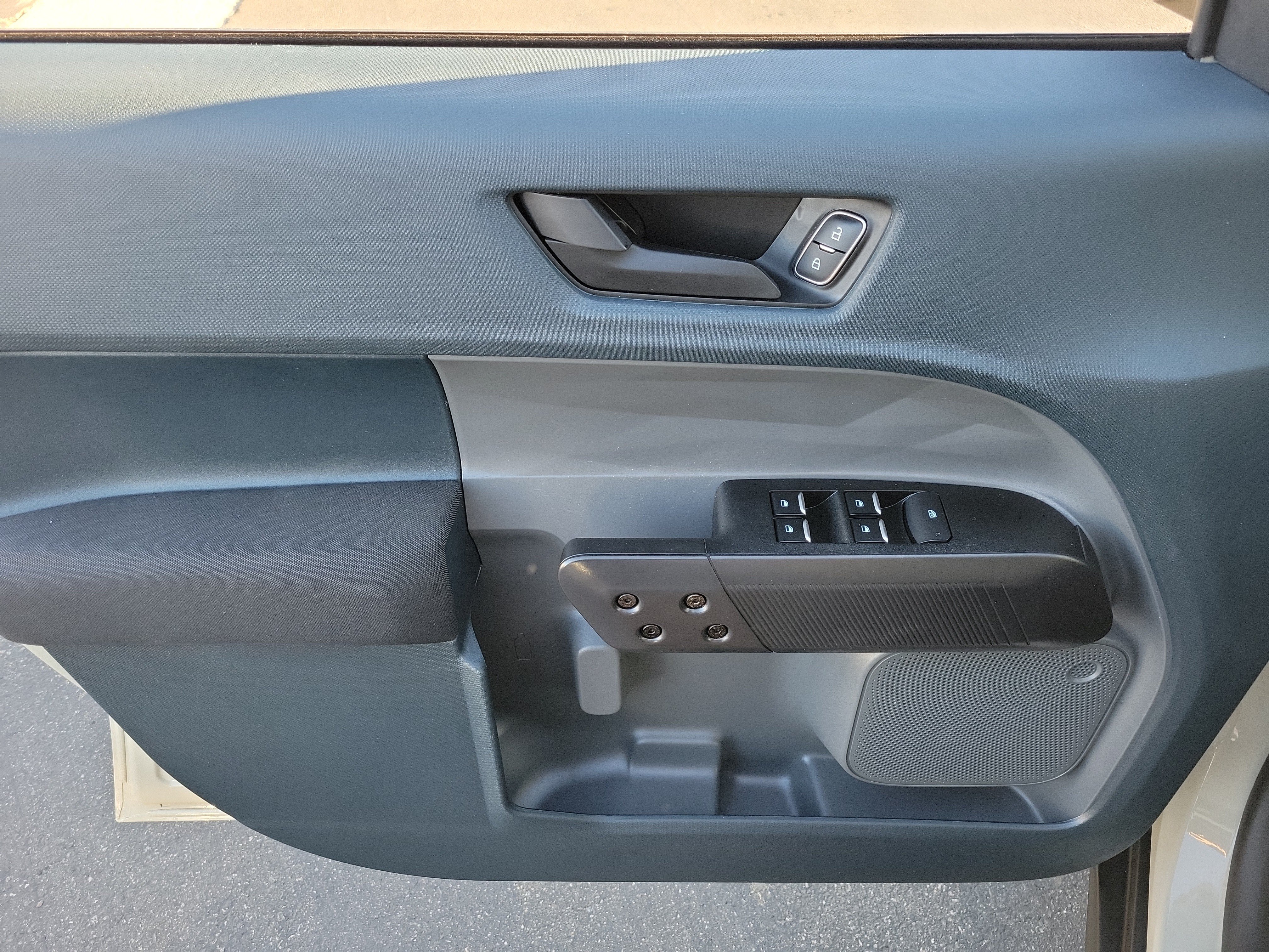 Certified 2025 Ford Maverick XL FWD image 10