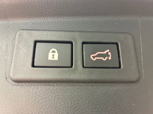 Used 2023 Subaru Outback Premium AWD/4WD image 30