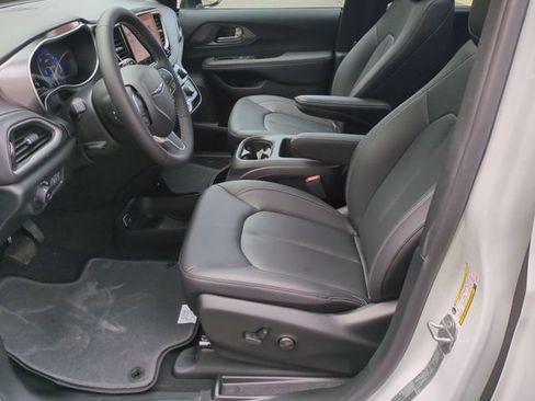 New 2026 Chrysler Pacifica Select image 27