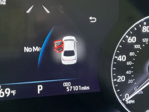 Used 2019 Toyota Avalon Limited image 28