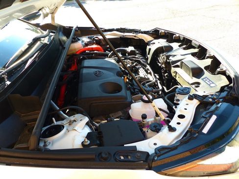 Used 2024 Toyota Venza Limited image 16