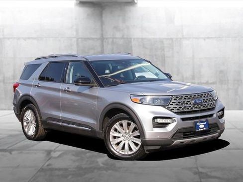 Used 2021 Ford Explorer Limited w/ Equipment Group 301A AWD/4WD image 2