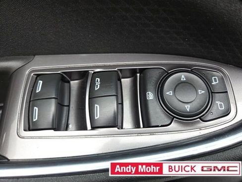 Used 2018 Chevrolet Malibu LT image 26