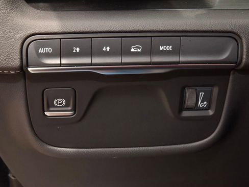 Used 2023 Cadillac Escalade Premium Luxury AWD/4WD image 31